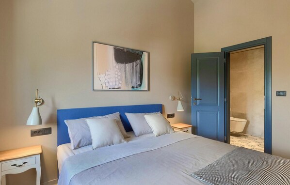5 chambres, fer et planche à repasser, lit parapluie, Wi-Fi gratuit