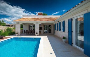 A heated pool - Cozy home in Nedescina (Nedescina)