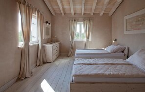 4 bedrooms, iron/ironing board, travel cot, free WiFi