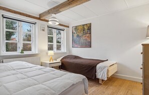 4 Schlafzimmer, Bügeleisen/Bügelbrett, Reisekinderbett, kostenloses WLAN