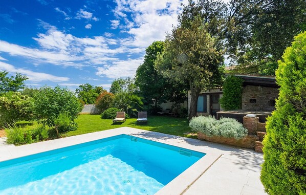 Pool - Gorgeous home in Pula (Pula)