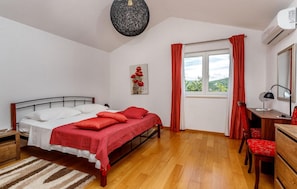 4 chambres, fer et planche à repasser, lit parapluie, Wi-Fi gratuit