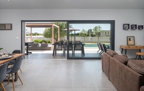 Interior - Amazing home in Marcana (Marcana)