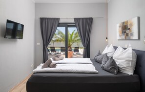 3 quartos, ferros/tábuas de passar roupa, berço de viagem