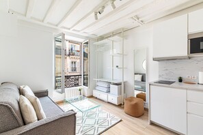 Living area - GuestReady - Chic studio near Palais Garnier (Paris)