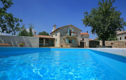 Gorgeous home in Barban