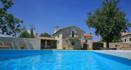 Gorgeous home in Barban