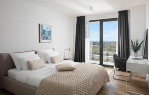 4 habitaciones, tabla de planchar con plancha y cuna de viaje