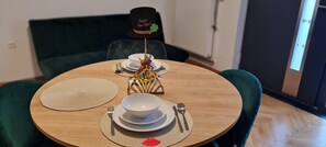 Dining - Cozy Apartament near Redbull Ring and Prabichl (Sankt Michael in Obersteiermark)