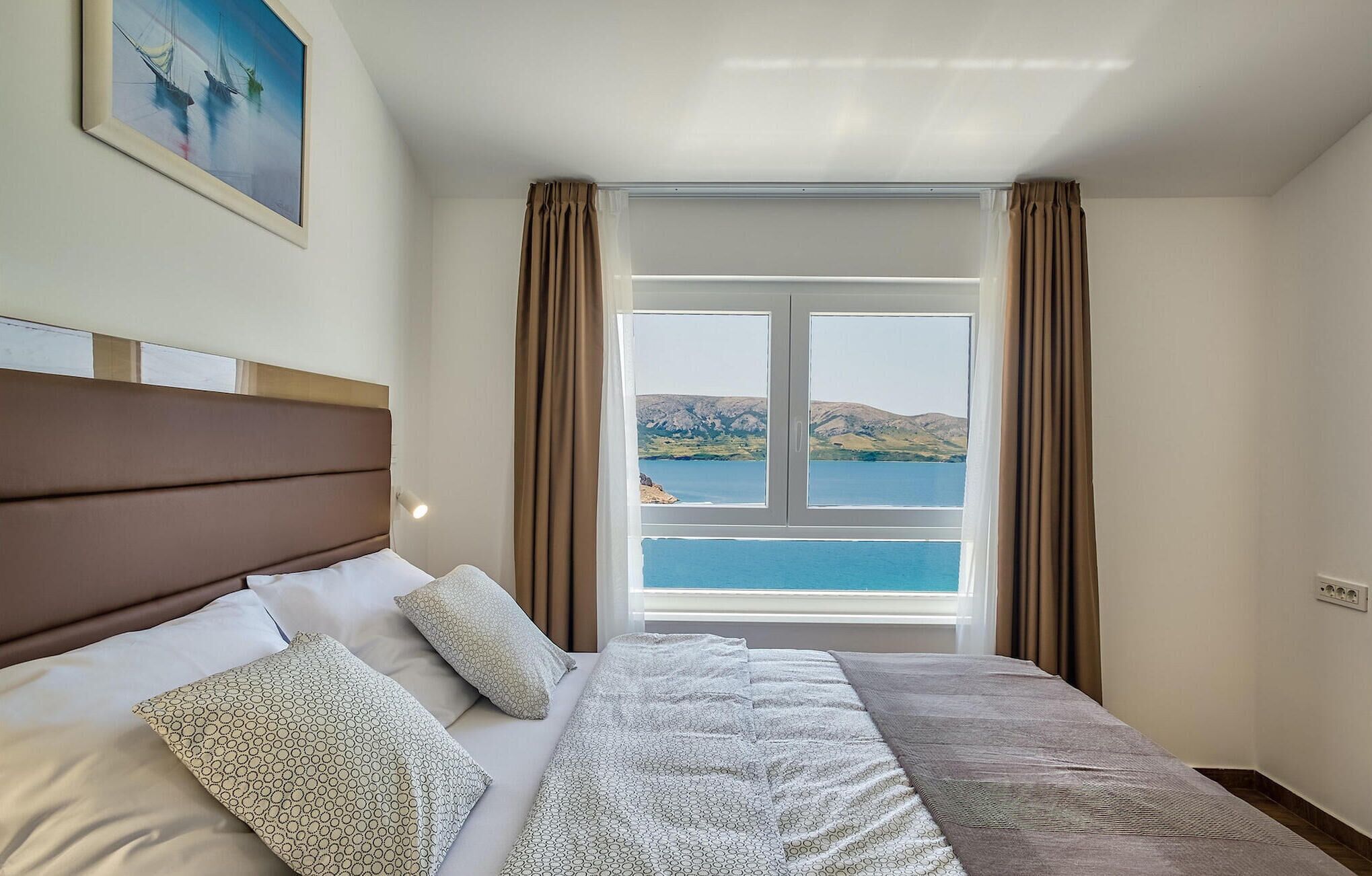 2 makuuhuonetta, silitysrauta/-lauta, vauvan matkasänky, ilmainen Wi-Fi