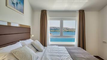 2 slaapkamers, een strijkplank/strijkijzer, reisbedje, gratis wifi