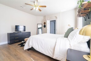 4 quartos, Wi-Fi de cortesia, roupa de cama