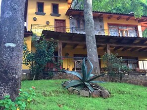 Exterior detail - Cabaña Lety 12p (Mazamitla)