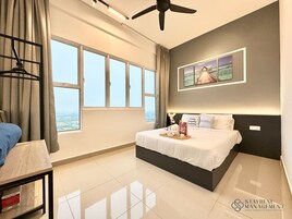 Apartamento Confort, no fumadores, vistas al mar | Tabla de planchar con plancha, wifi gratis, ropa de cama