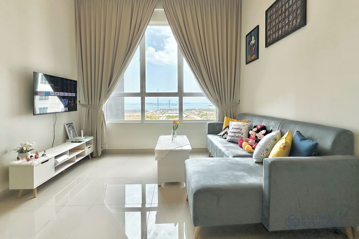Family Apartment, Multiple Beds, Sea View | Living area