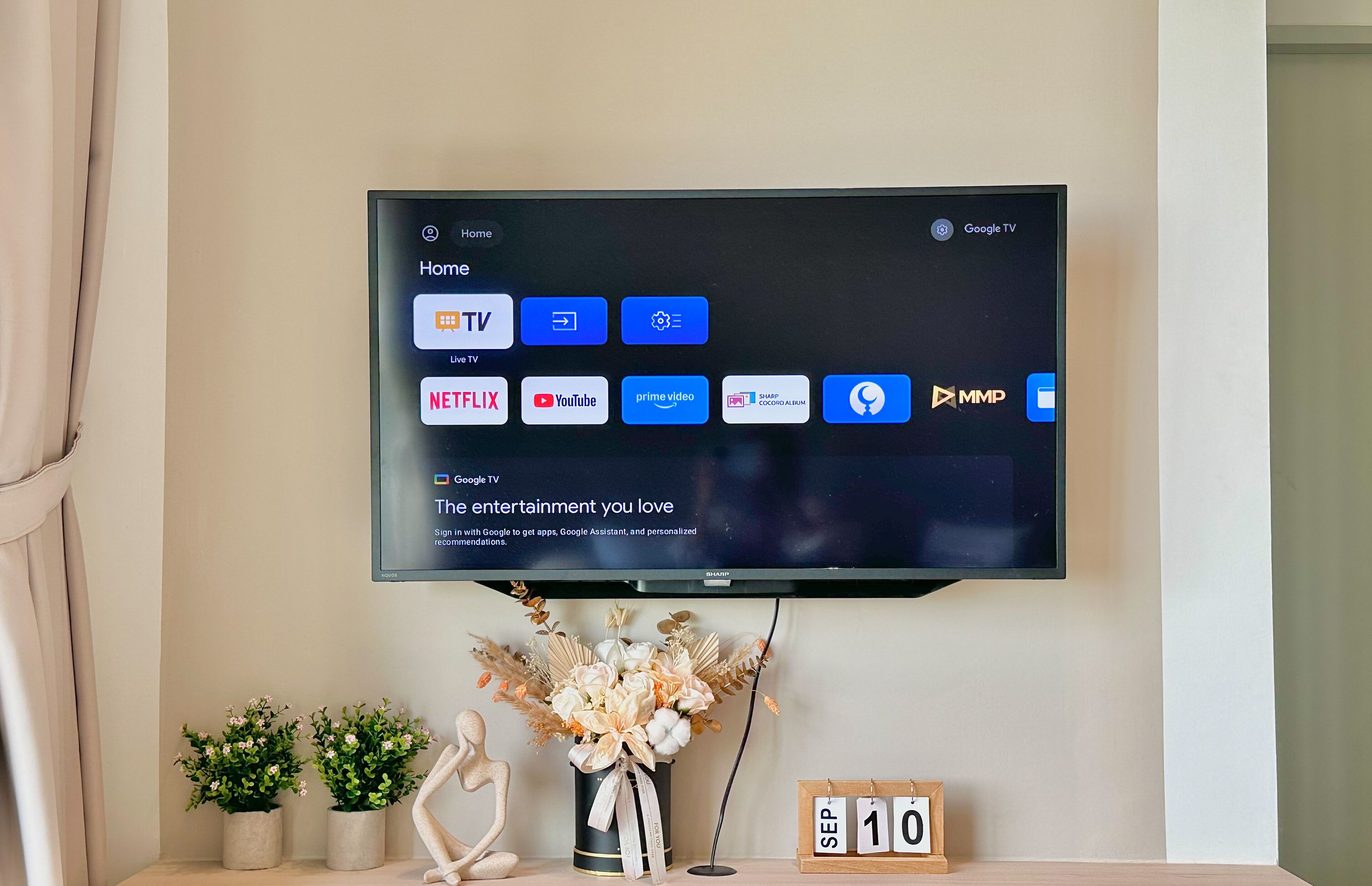 Comfort Apartment, Berbilang Katil | Ruang tamu | 42 inci sebuah televisyen pintar dengan kabel, Netflix 