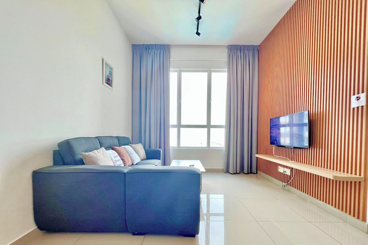 Standard Apartment, 2 Bedrooms, Non Smoking, Sea View | Living area