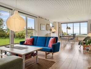 TV - "Luchia" - 200m to the fjord by Interhome (Fur)