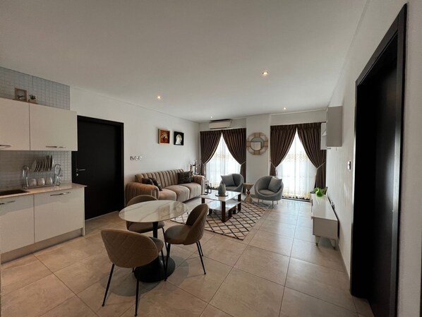 Living area - Luxury Apartment @ The Signature (Accra)