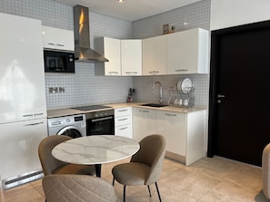 Private kitchen - Luxury Apartment @ The Signature (Accra)
