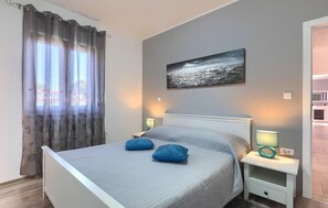 4 bedrooms, iron/ironing board, travel crib, free WiFi