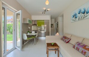 TV, lareira, DVD player, aparelho de som