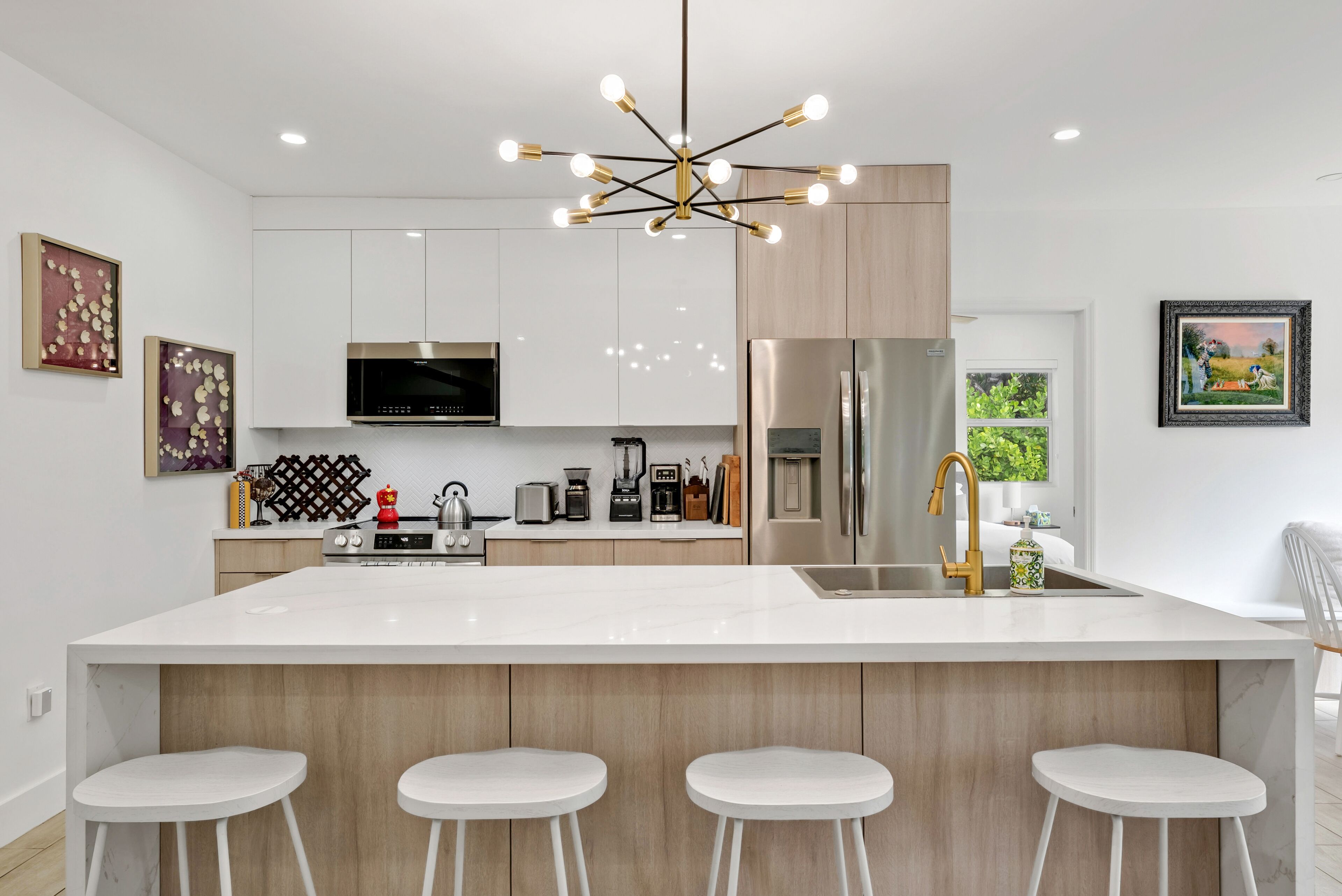 Refrigerador, microondas, horno, placa de cocina