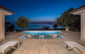 A heated pool - Luxury Beach Villas Porto Bus (Bale)