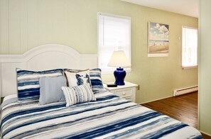 4 bedrooms, iron/ironing board, free WiFi