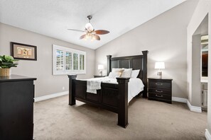 4 chambres, bureau, fer et planche à repasser, accès au Wi-Fi (inclus)