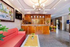 Lobby sitting area - Anh Tuan Hotel (Ho Chi Minh City)