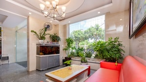 Interior entrance - Anh Tuan Hotel (Ho Chi Minh City)