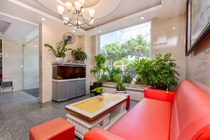 Interior entrance - Anh Tuan Hotel (Ho Chi Minh City)