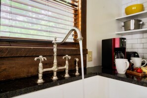 Fridge, microwave, oven, stovetop - Private Cabin: Hot Tub, Fireplace & More  (Pigeon forge)