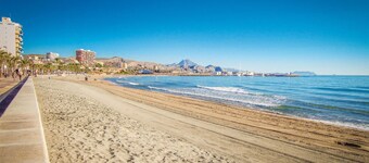 Nice apartment in El Campello with WiFi