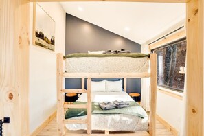 3 bedrooms, WiFi, bed sheets - Dreams of Spring at Magnolia Treehouse! (Wildwood)