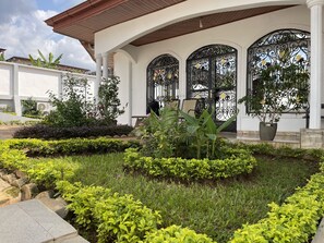 Exterior - PEACE GUEST HOUSE (Yaoundé)