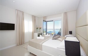 4 soverom, strykejern/-brett, reiseseng for barn og wi-fi (inkludert)