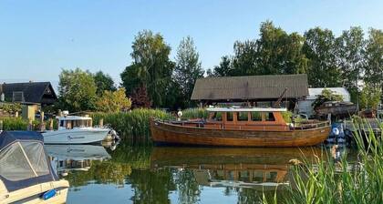 Ferienhaus 'Fischerhaus Zecherin' mit privater Terrasse, privatem Garten und WLAN
