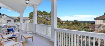 Luxurious Stay Near the Ocean, Heated Pool Access