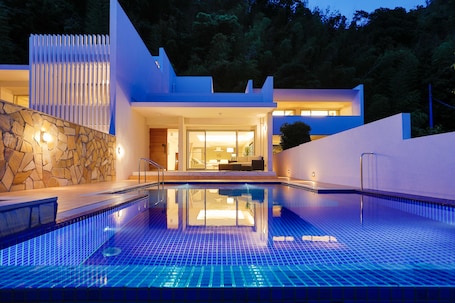 tsuki, Non Smoking | 3 bedrooms, premium bedding, down comforters, desk