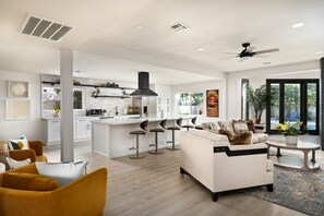 Télévision, cheminée