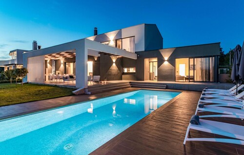Stunning home in Porec