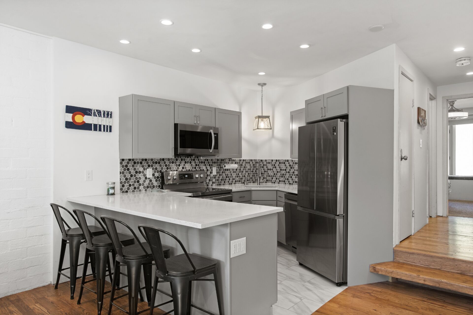 Refrigerador, microondas, horno y parrilla de estufa 