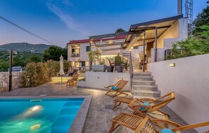 A heated pool - Awesome home in Hreljin with sauna (Hreljin)