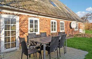 Outdoor dining - Awesome home in Bredebro with WiFi (Bredebro)