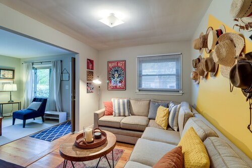 Ann Arbor Home w/ Deck, 2 Mi to Michigan Stadium!