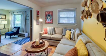 Ann Arbor Home w/ Deck, 2 Mi to Michigan Stadium!