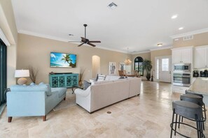 Smart TV - Spacious Waterfront Home - Great Location & Perfect for Families ~Pool, Wi-Fi, Beach Gear & More! (Marco Island)