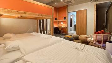 Mitsugi Room-Free Wi-Fi, Non Smoking | Individually decorated, individually furnished, desk, soundproofing